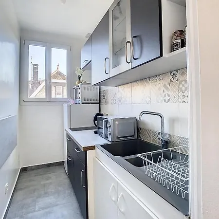 Joli Studio Meuble Tout Equipe Hyper Centre Wifi Apartment *