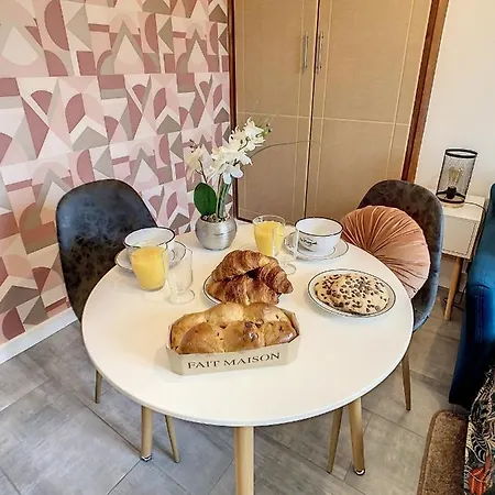 Joli Studio Meuble Tout Equipe Hyper Centre Wifi Apartment